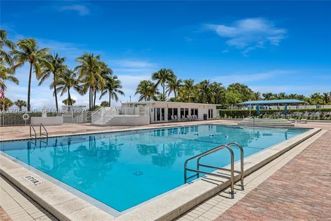 5005 Collins Avenue Miami Beach FL 33140