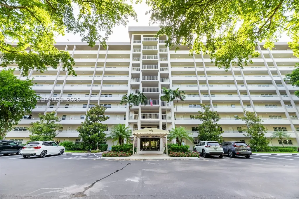 605 Oaks Drive Pompano Beach FL 33069