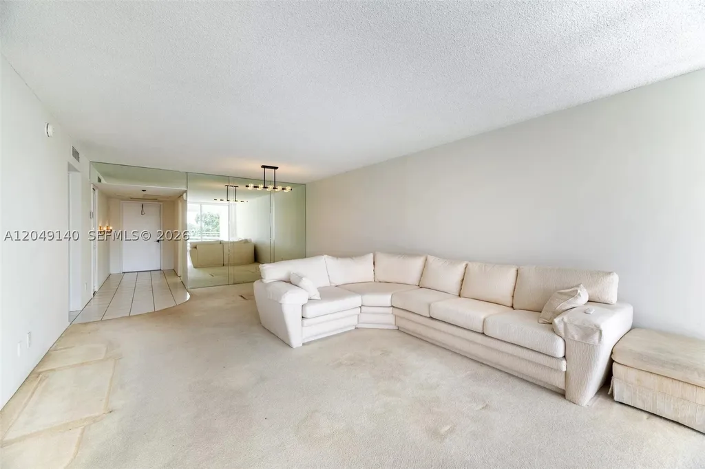 605 Oaks Drive Pompano Beach FL 33069
