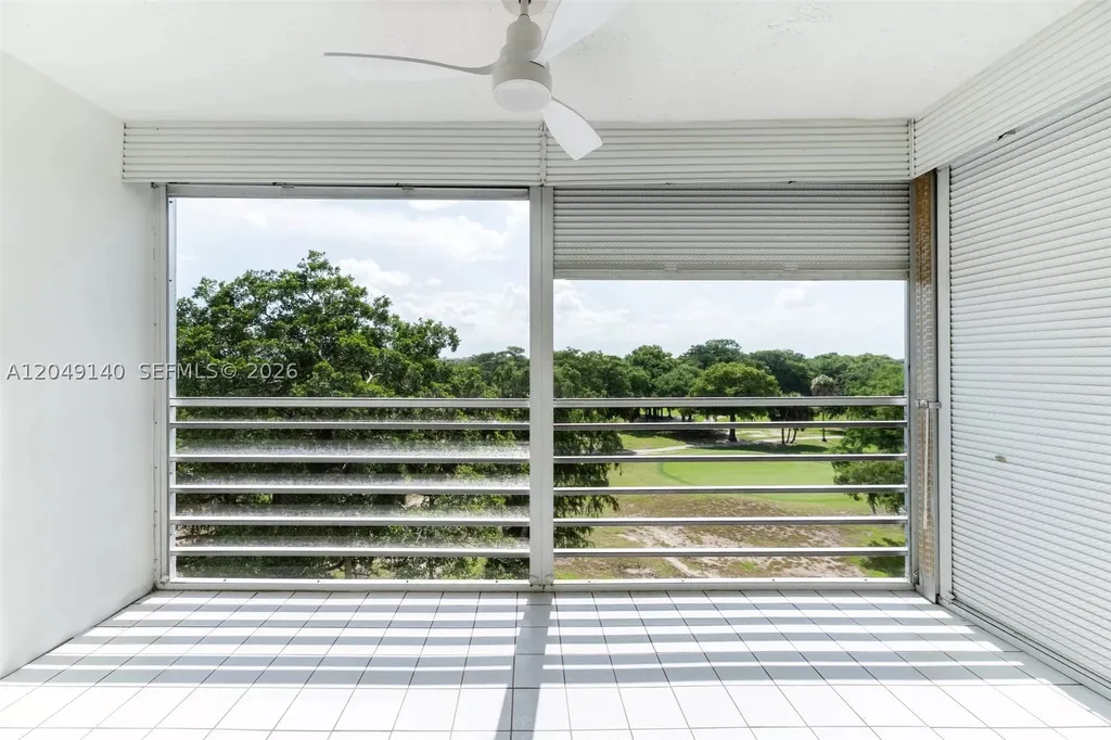 605 Oaks Drive Pompano Beach FL 33069
