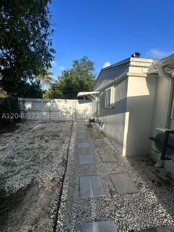 9828 NW 26th Avenue Miami FL 33147