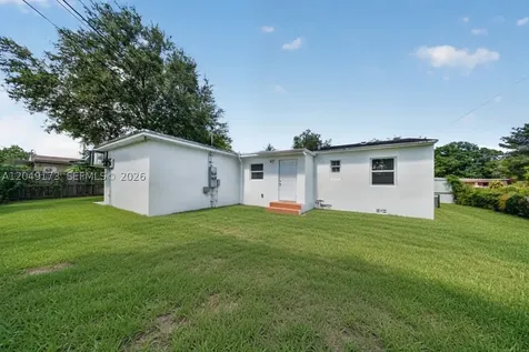 9828 NW 26th Avenue Miami FL 33147