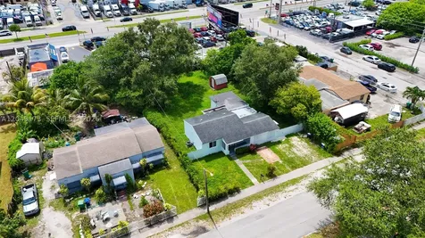 9828 NW 26th Avenue Miami FL 33147