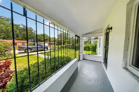 9828 NW 26th Avenue Miami FL 33147