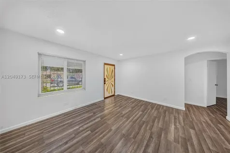 9828 NW 26th Avenue Miami FL 33147
