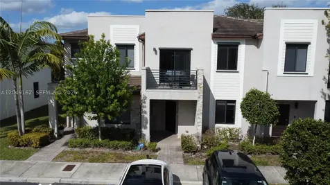 323 NE 208th Terrace Miami FL 33179