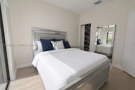 323 NE 208th Terrace Miami FL 33179