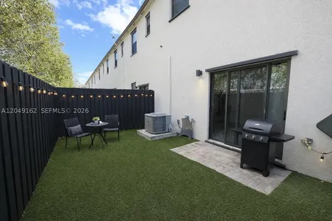 323 NE 208th Terrace Miami FL 33179