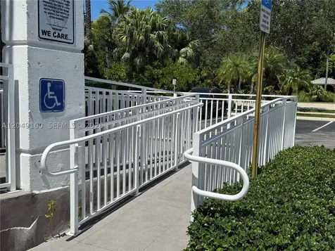260 Crandon Boulevard Key Biscayne FL 33149