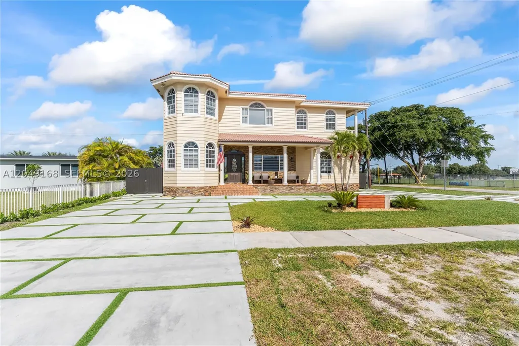 901 Dove Avenue Miami Springs FL 33166