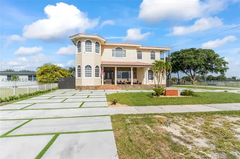 901 Dove Avenue Miami Springs FL 33166