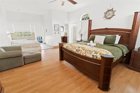901 Dove Avenue Miami Springs FL 33166
