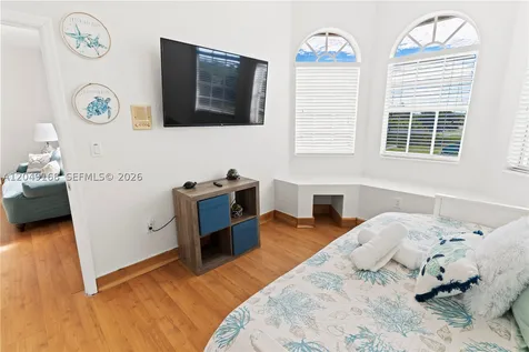 901 Dove Avenue Miami Springs FL 33166