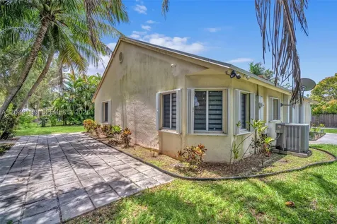 1108 E Jasmine Lane North Lauderdale FL 33068