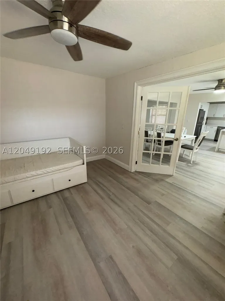 649 W Evanston Circle Fort Lauderdale FL 33312