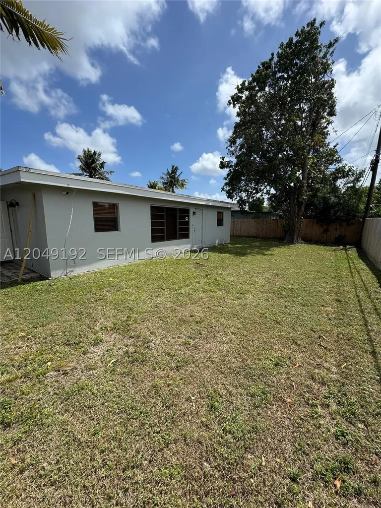 649 W Evanston Circle Fort Lauderdale FL 33312