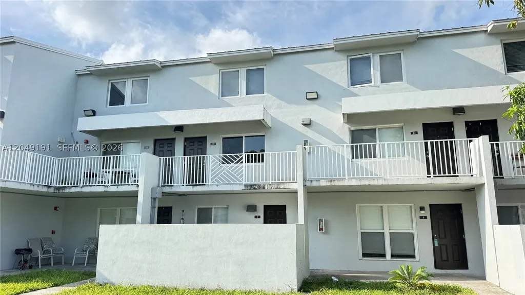 1955 NW 5th Place Miami FL 33136