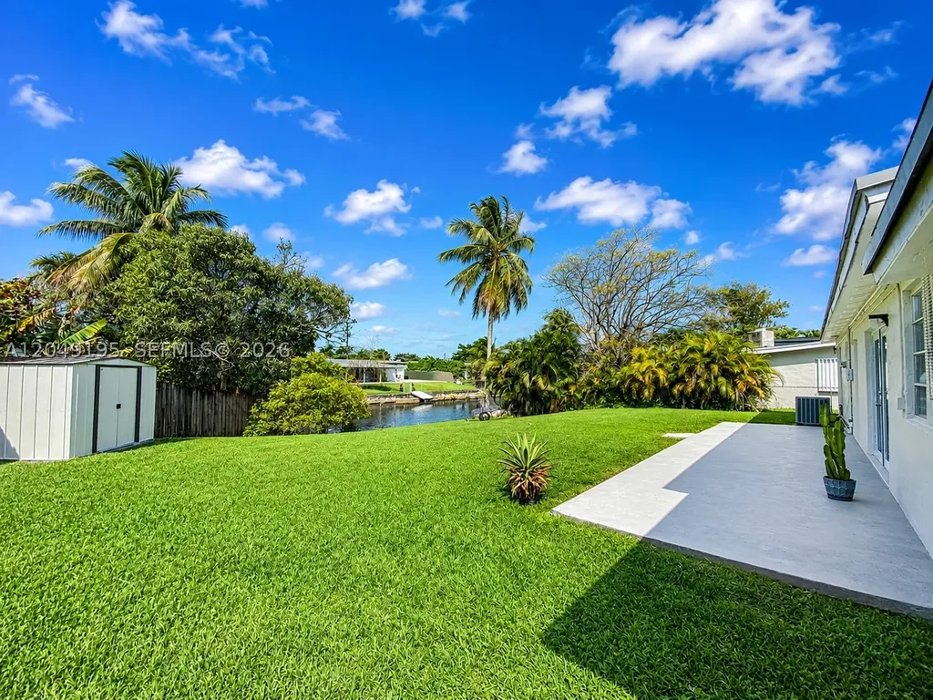 11121 SW 46th Street Miami FL 33165