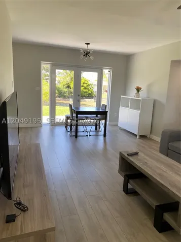 11121 SW 46th Street Miami FL 33165