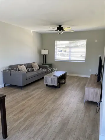 11121 SW 46th Street Miami FL 33165