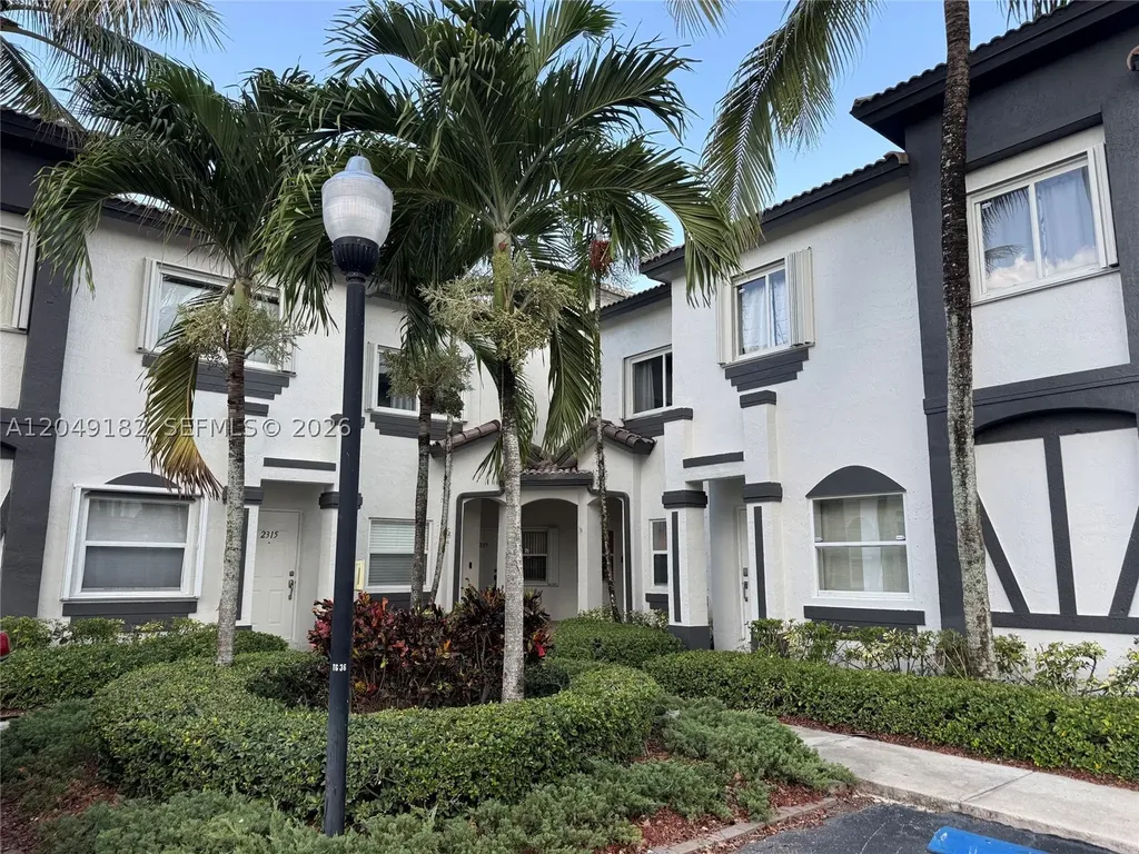 2304 SE 24 Avenue Homestead FL 33035