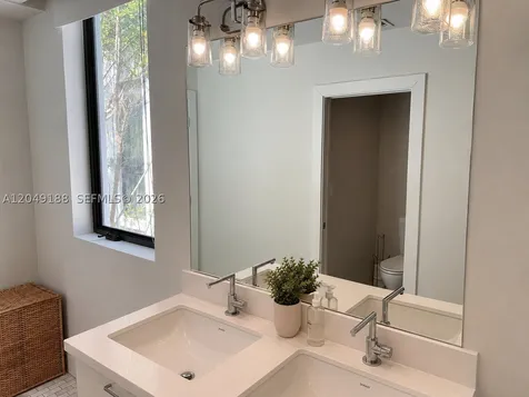 8631 Arboretum Lane Miami FL 33138