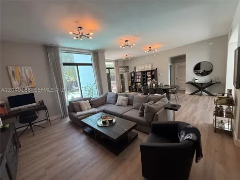 8631 Arboretum Lane Miami FL 33138