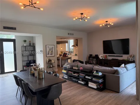 8631 Arboretum Lane Miami FL 33138