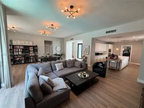 8631 Arboretum Lane Miami FL 33138