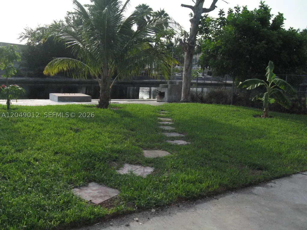 136 NW 14th Way Dania Beach FL 33004