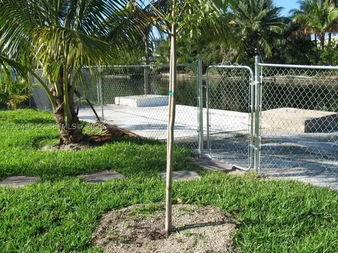 136 NW 14th Way Dania Beach FL 33004