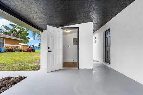 3802 Avenue N Fort Pierce FL 34947