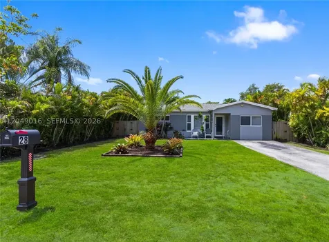 28 SE 7th Street Dania Beach FL 33004