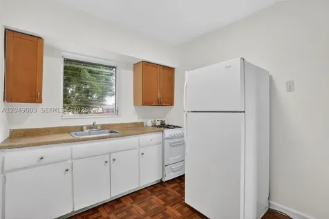 2170 NW Flagler Terrace Miami FL 33125
