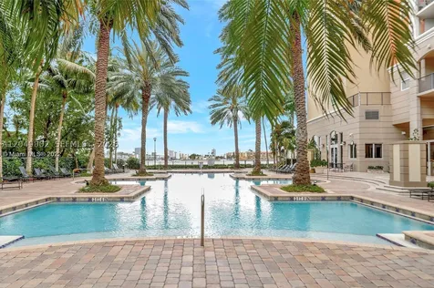 17145 N Bay Road Sunny Isles Beach FL 33160