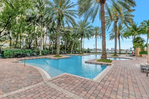 17145 N Bay Road Sunny Isles Beach FL 33160