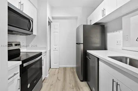 17145 N Bay Road Sunny Isles Beach FL 33160