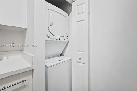 17145 N Bay Road Sunny Isles Beach FL 33160