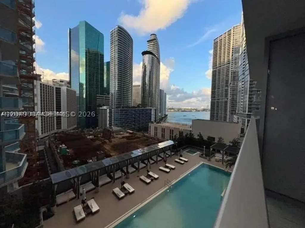77 SE 5th Street Miami FL 33131
