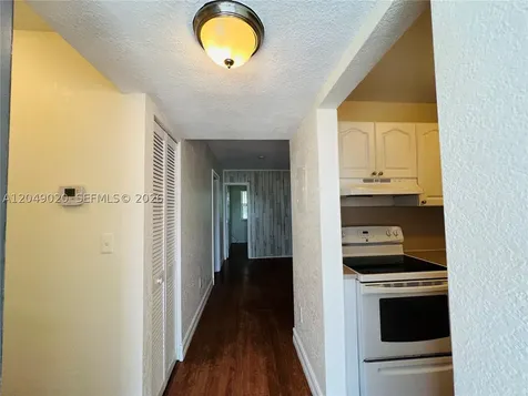 2050 NW 89th Avenue Pembroke Pines FL 33028