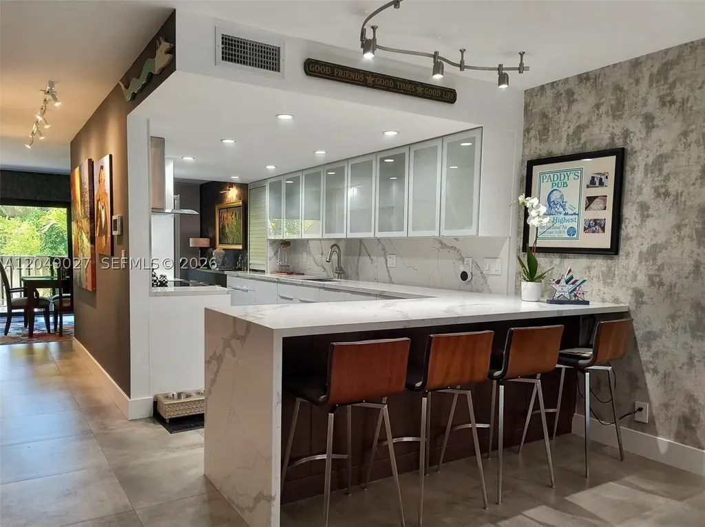 6047 Bayview Drive Fort Lauderdale FL 33308