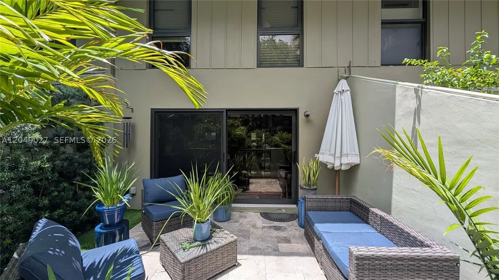 6047 Bayview Drive Fort Lauderdale FL 33308