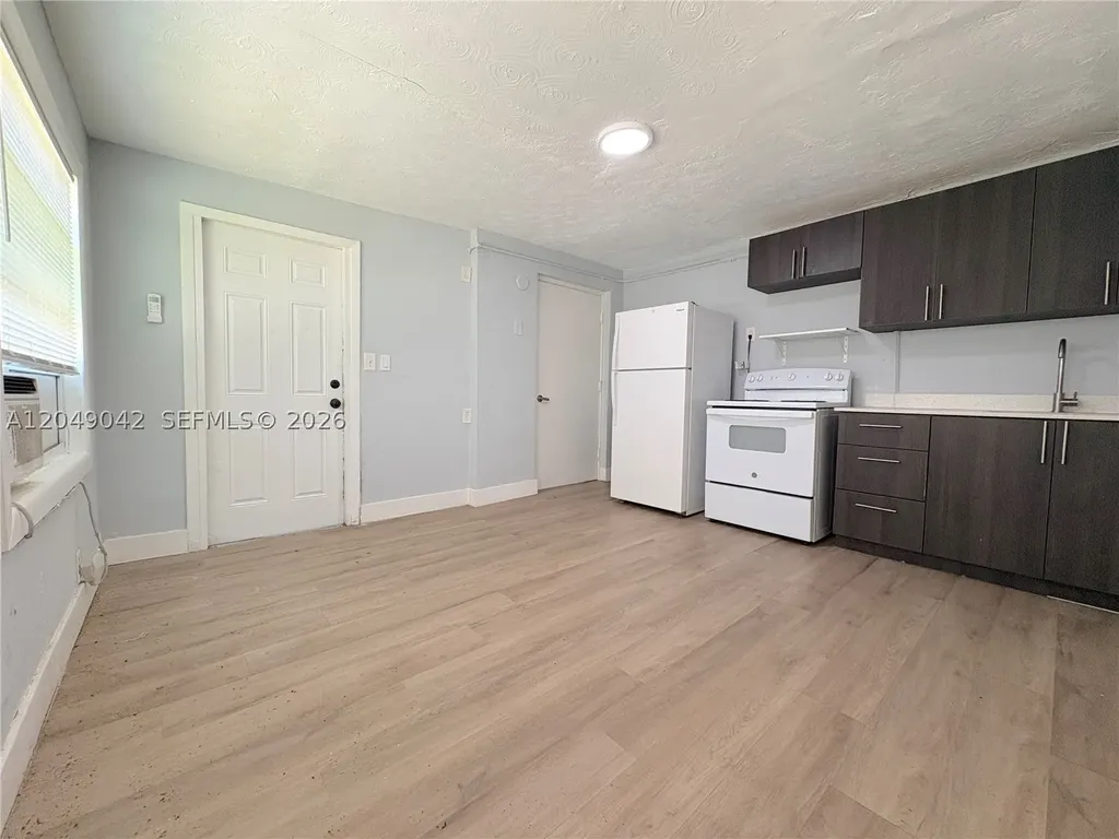 1825 Mckinley Street Hollywood FL 33020
