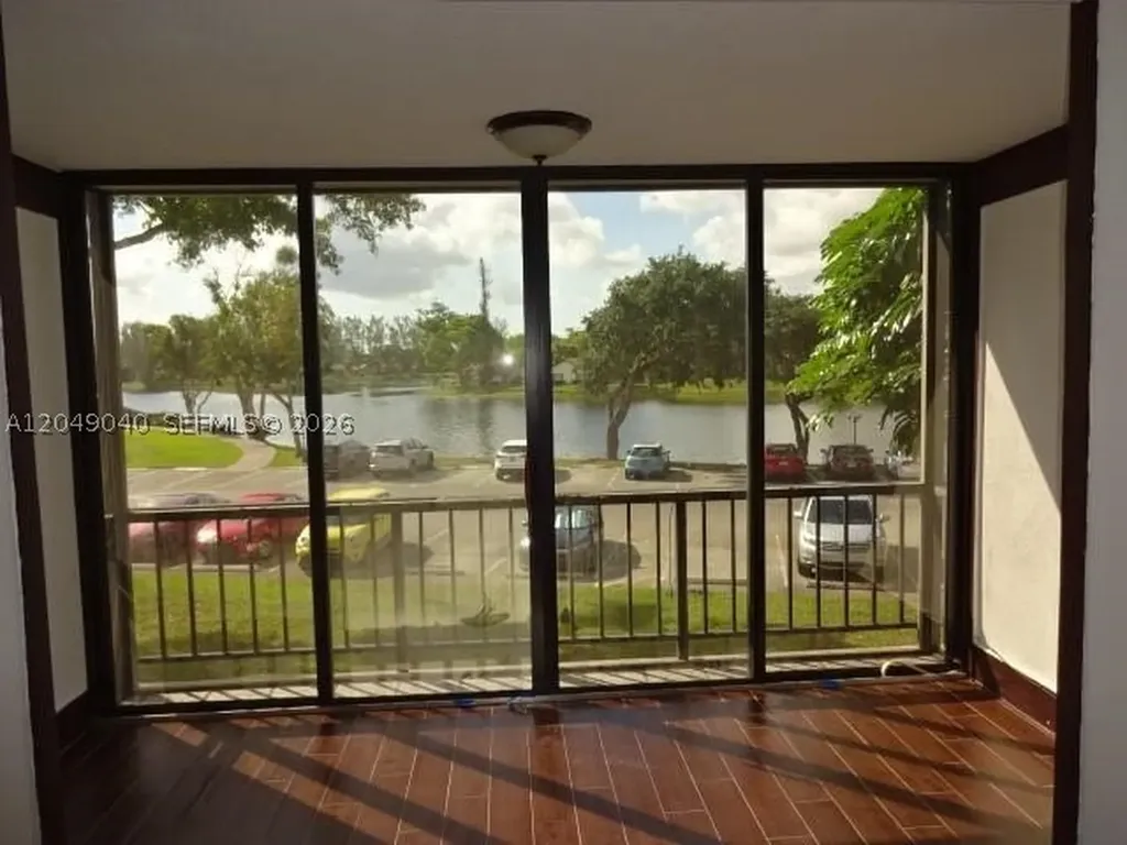 3690 Inverrary Drive Lauderhill FL 33319