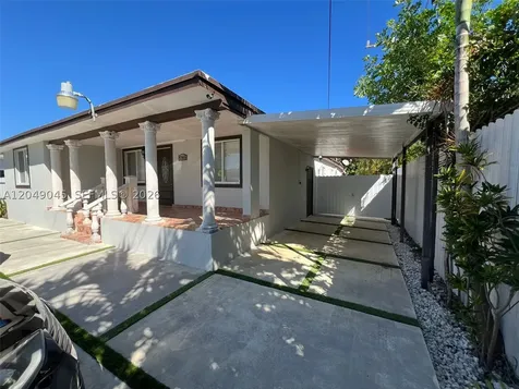4365 W 1st Avenue Hialeah FL 33012