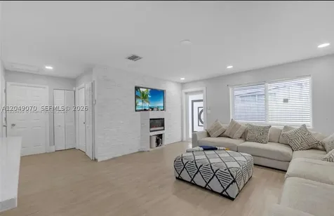 329 W 18th Street Hialeah FL 33010