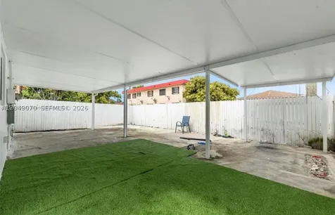 329 W 18th Street Hialeah FL 33010