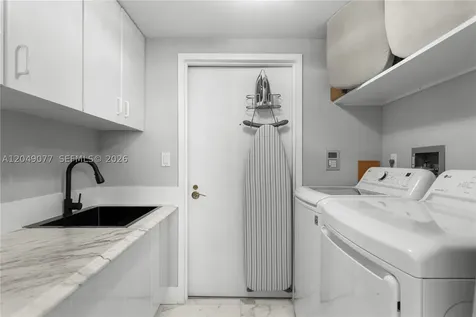 2600 Island Boulevard Aventura FL 33160