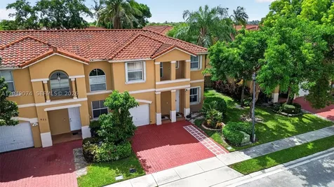 913 NW 135th Avenue Pembroke Pines FL 33028