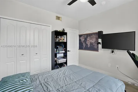 913 NW 135th Avenue Pembroke Pines FL 33028